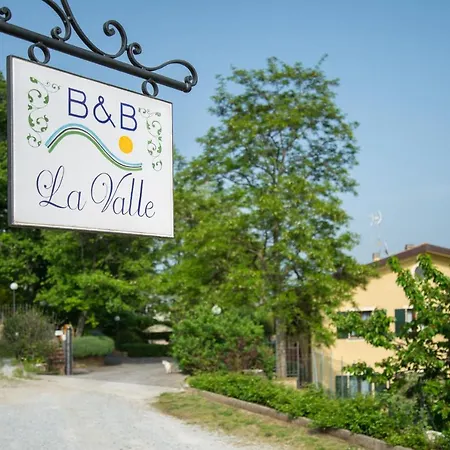 La Valle Bed & Breakfast *